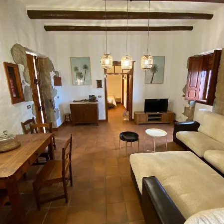 Hotel Casa Rural El Drago *